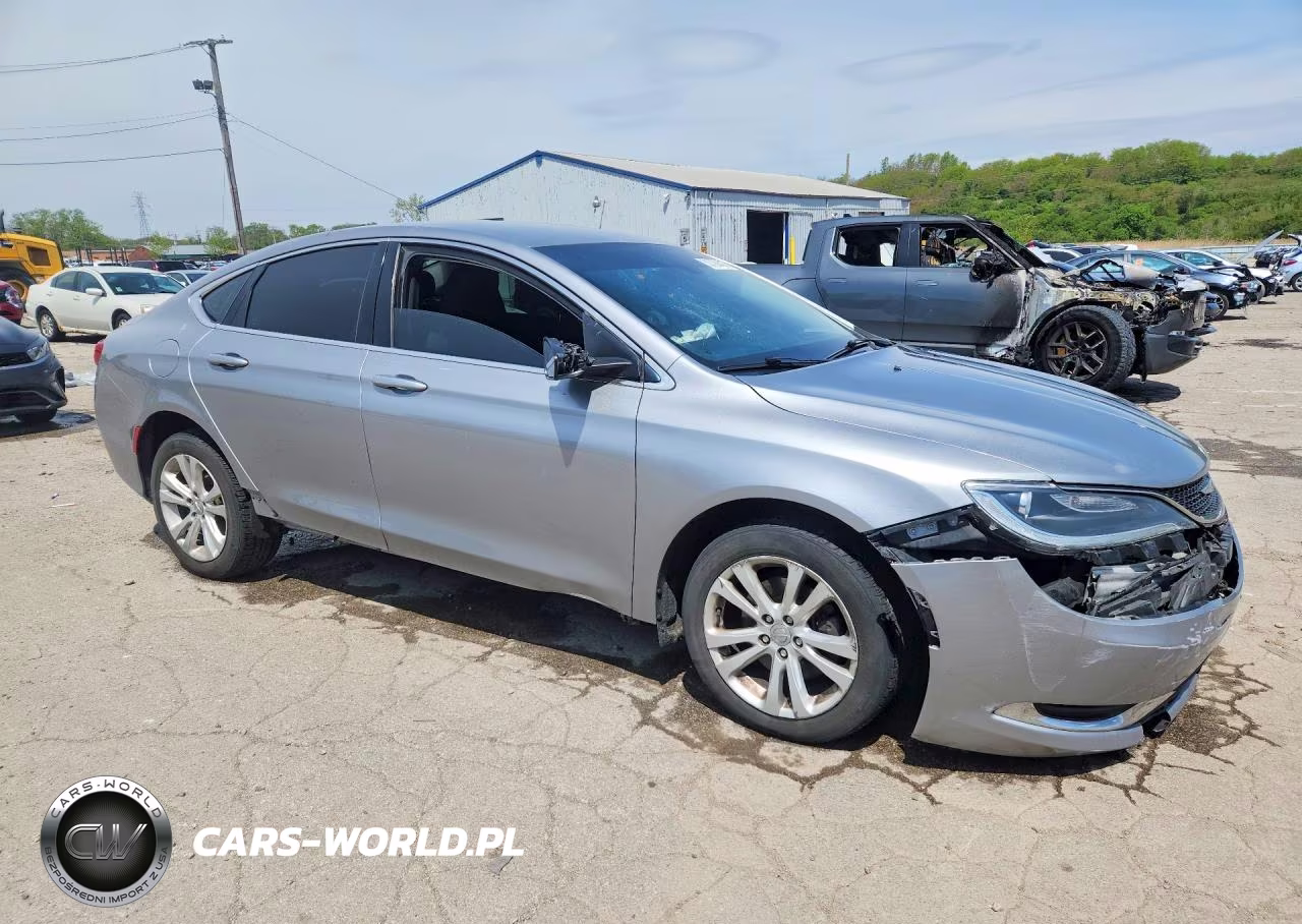 2016 Chrysler 200 Limited VIN:1C3CCCAB4GN115921 - 4