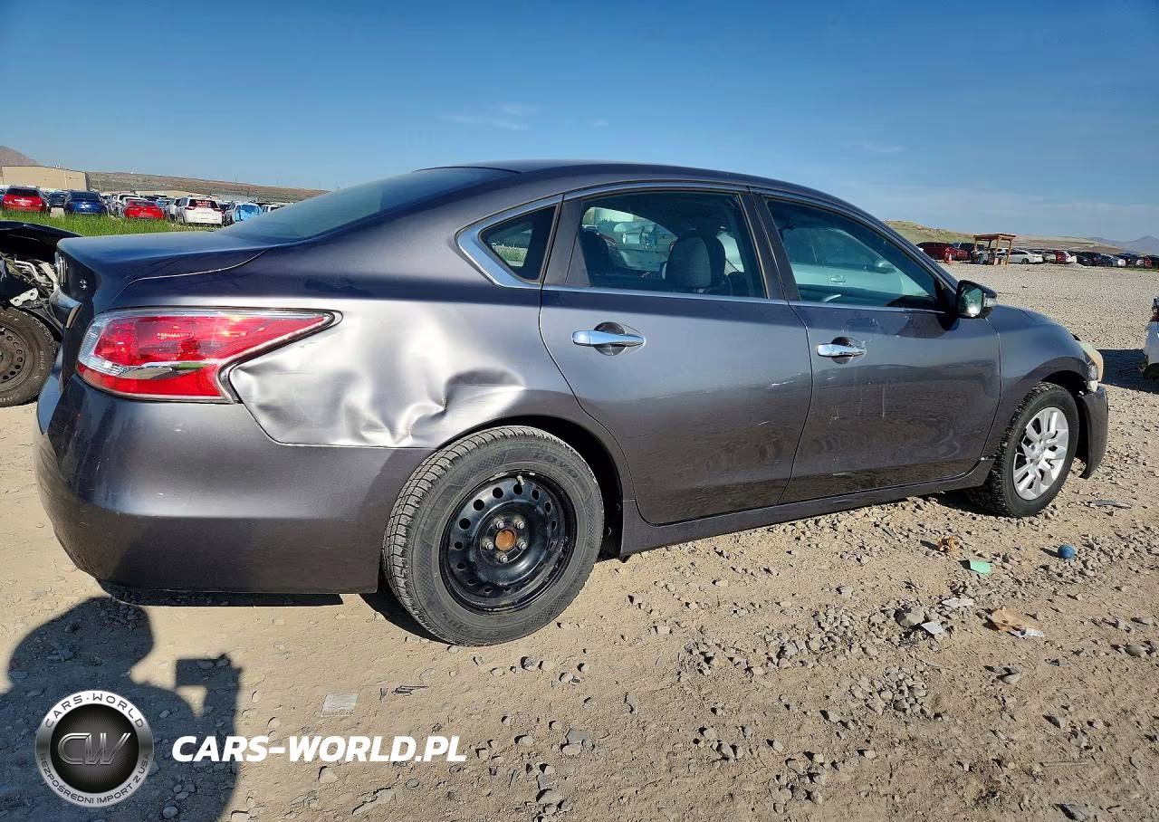 2015 Nissan Altima 2.5 S VIN:1N4AL3AP3FC431440 - 3