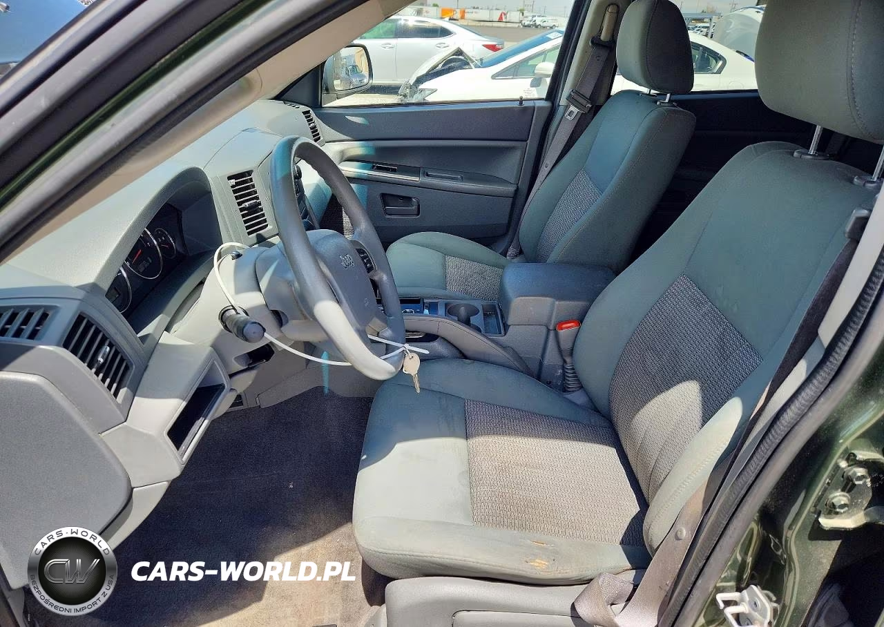 2007 Jeep Grand Cherokee Laredo VIN:1J8GR48K57C681596 - 7