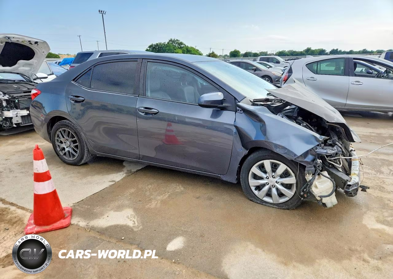 2015 Toyota Corolla Le VIN:5YFBURHE3FP296423 - 4