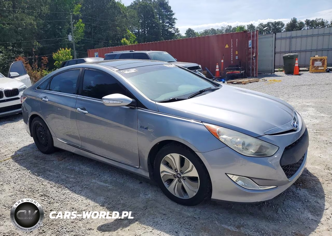 2015 Hyundai Sonata Hybrid Limited VIN:KMHEC4A41FA128008 - 4