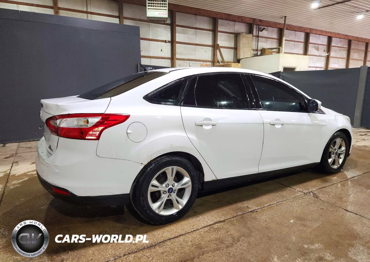 2014 Ford Focus Se VIN:1FADP3F22EL124256 - 3