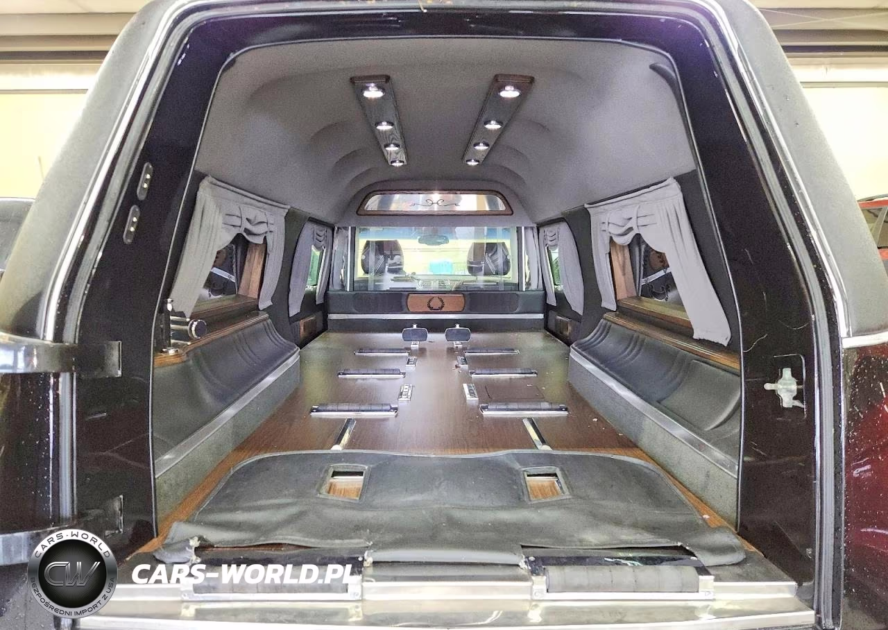 2011 Cadillac Professional Chassis VIN:1GE8K8C60BU500304 - 10