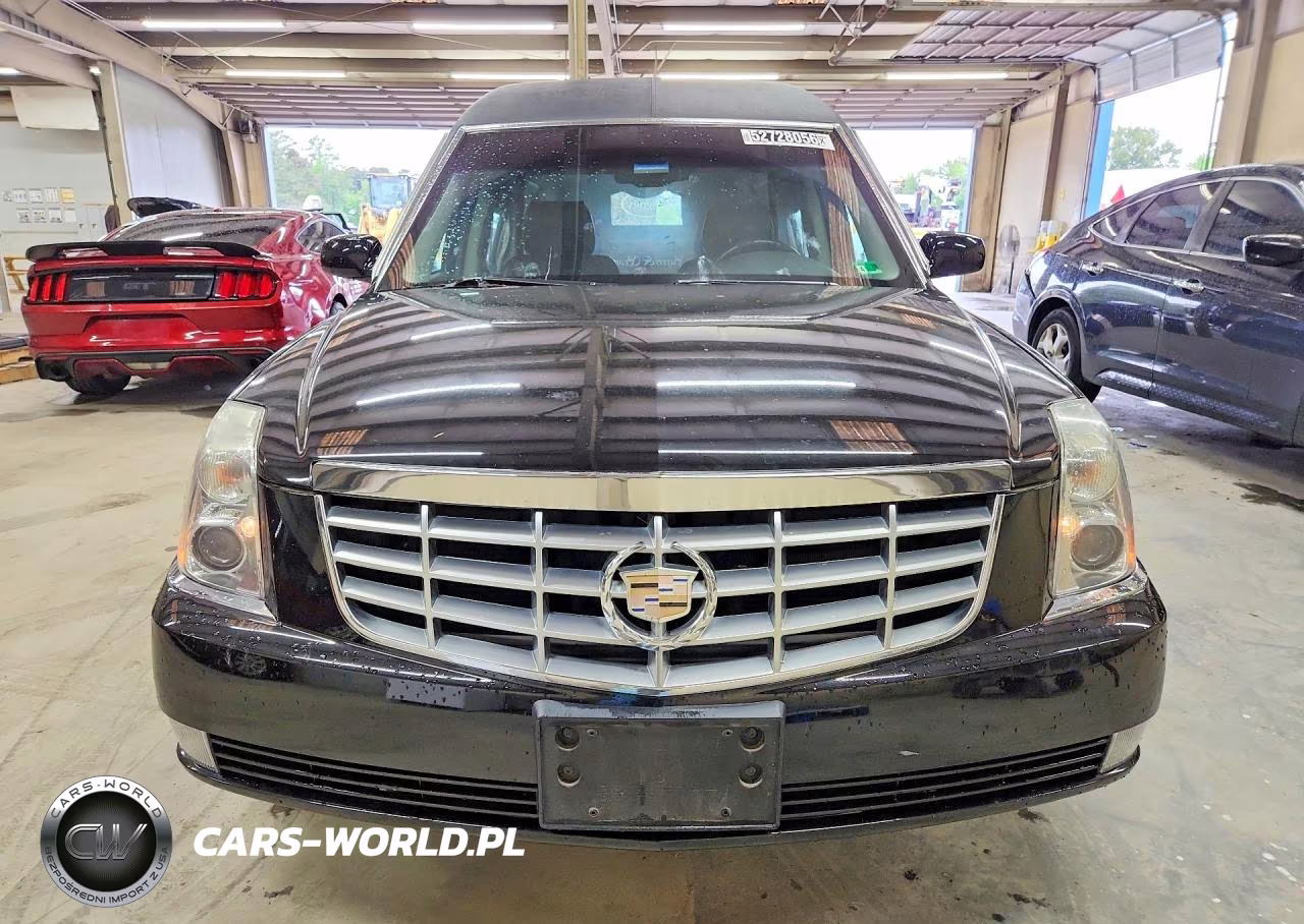 2011 Cadillac Professional Chassis VIN:1GE8K8C60BU500304 - 5