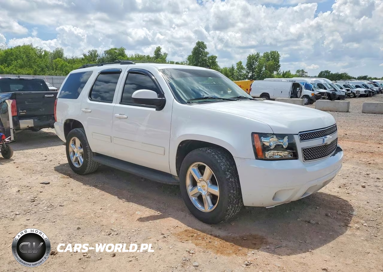 2011 Chevrolet Tahoe C1500 Ls VIN:1GNSCAE00BR384043 - 4
