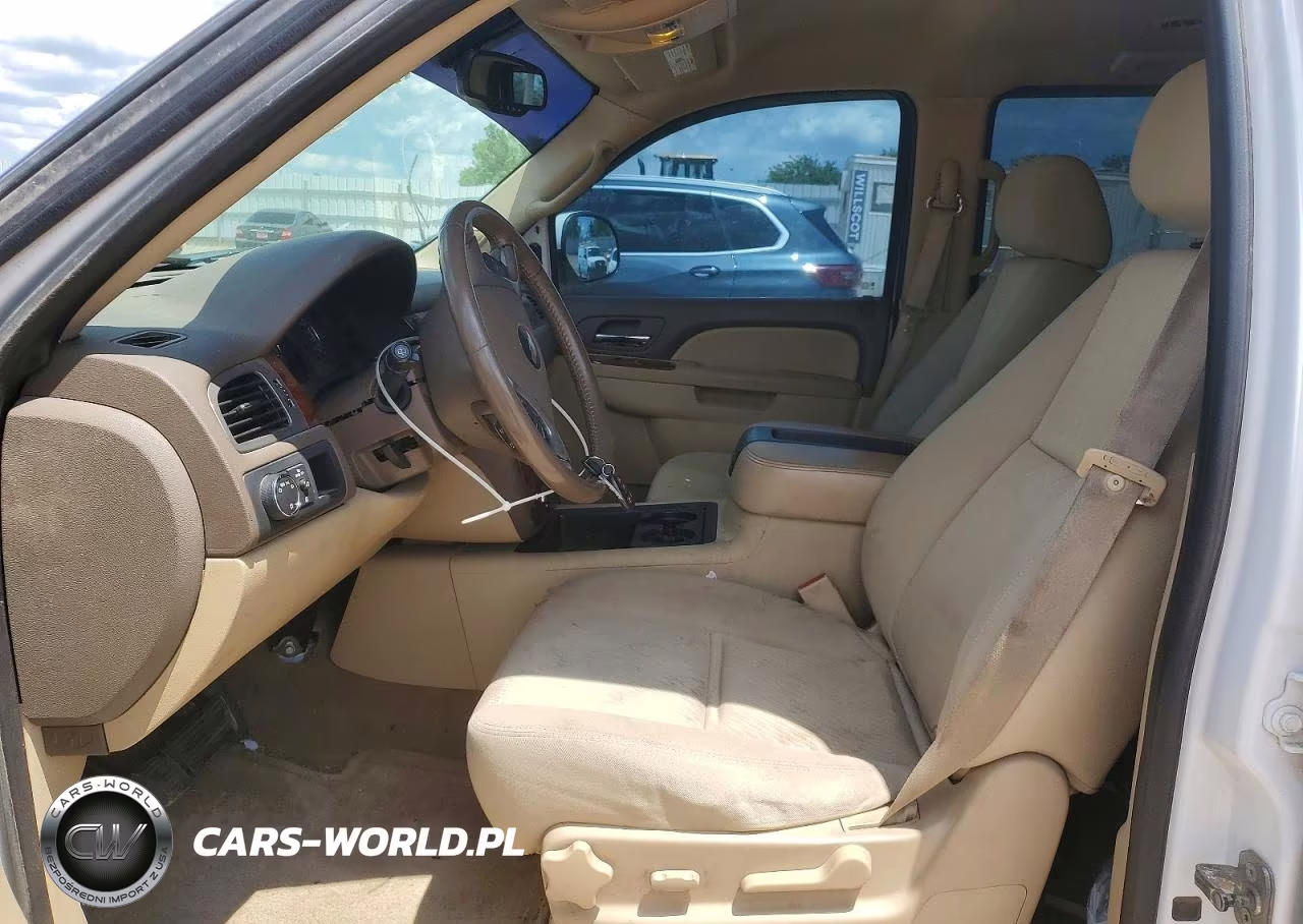 2011 Chevrolet Tahoe C1500 Ls VIN:1GNSCAE00BR384043 - 7
