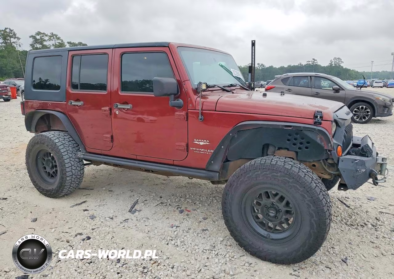 2008 Jeep Wrangler Unlimited Sahara VIN:1J8GA59108L600816 - 4