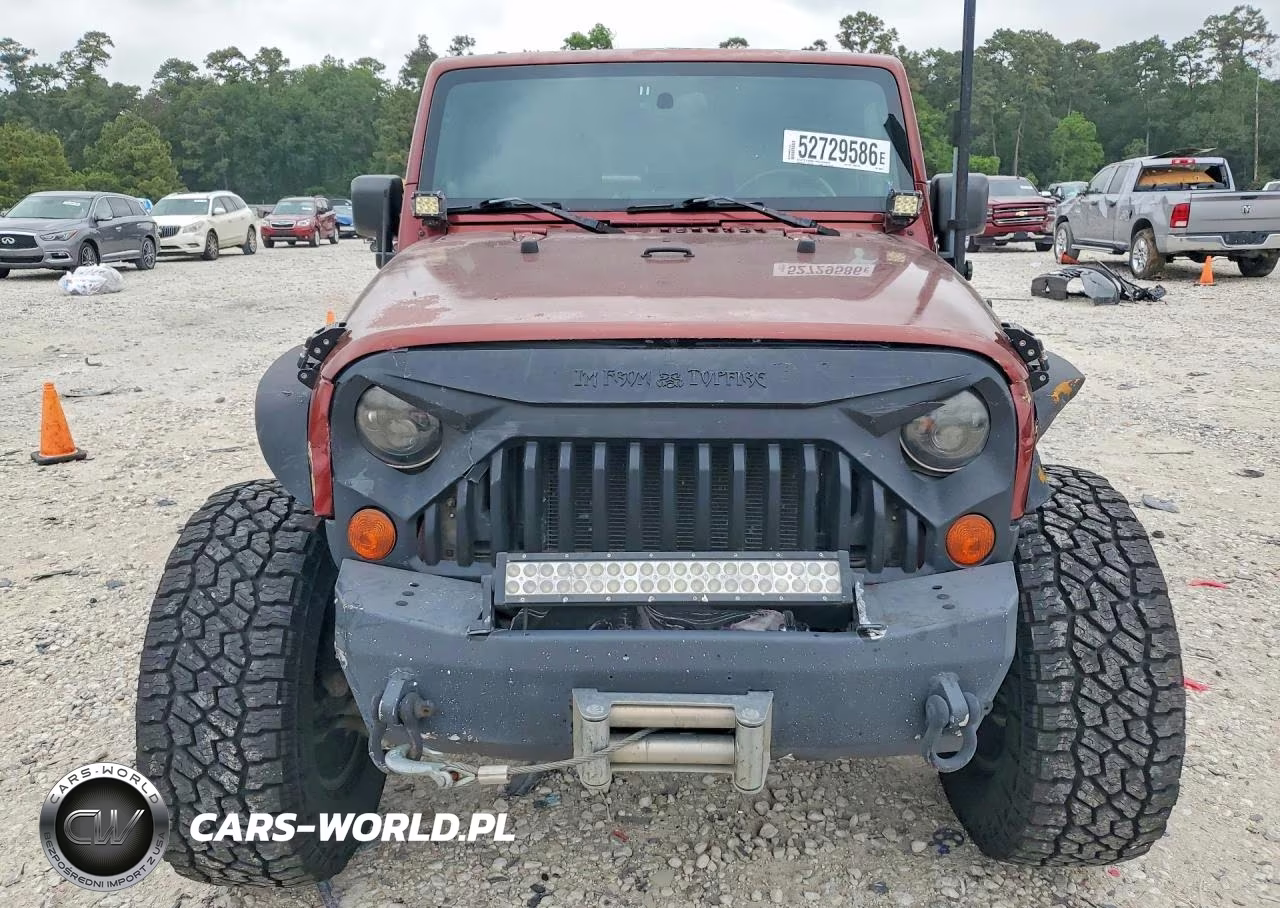 2008 Jeep Wrangler Unlimited Sahara VIN:1J8GA59108L600816 - 5
