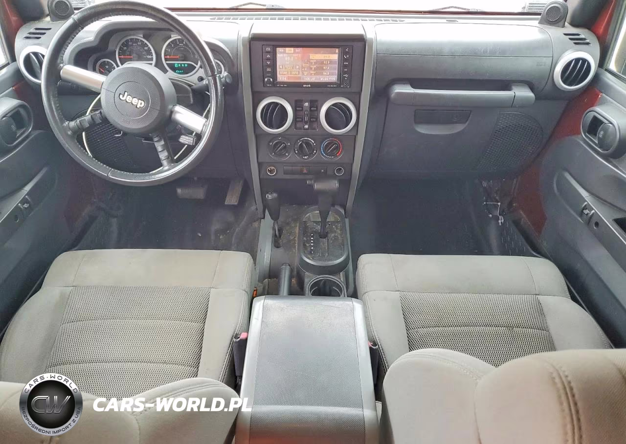 2008 Jeep Wrangler Unlimited Sahara VIN:1J8GA59108L600816 - 8