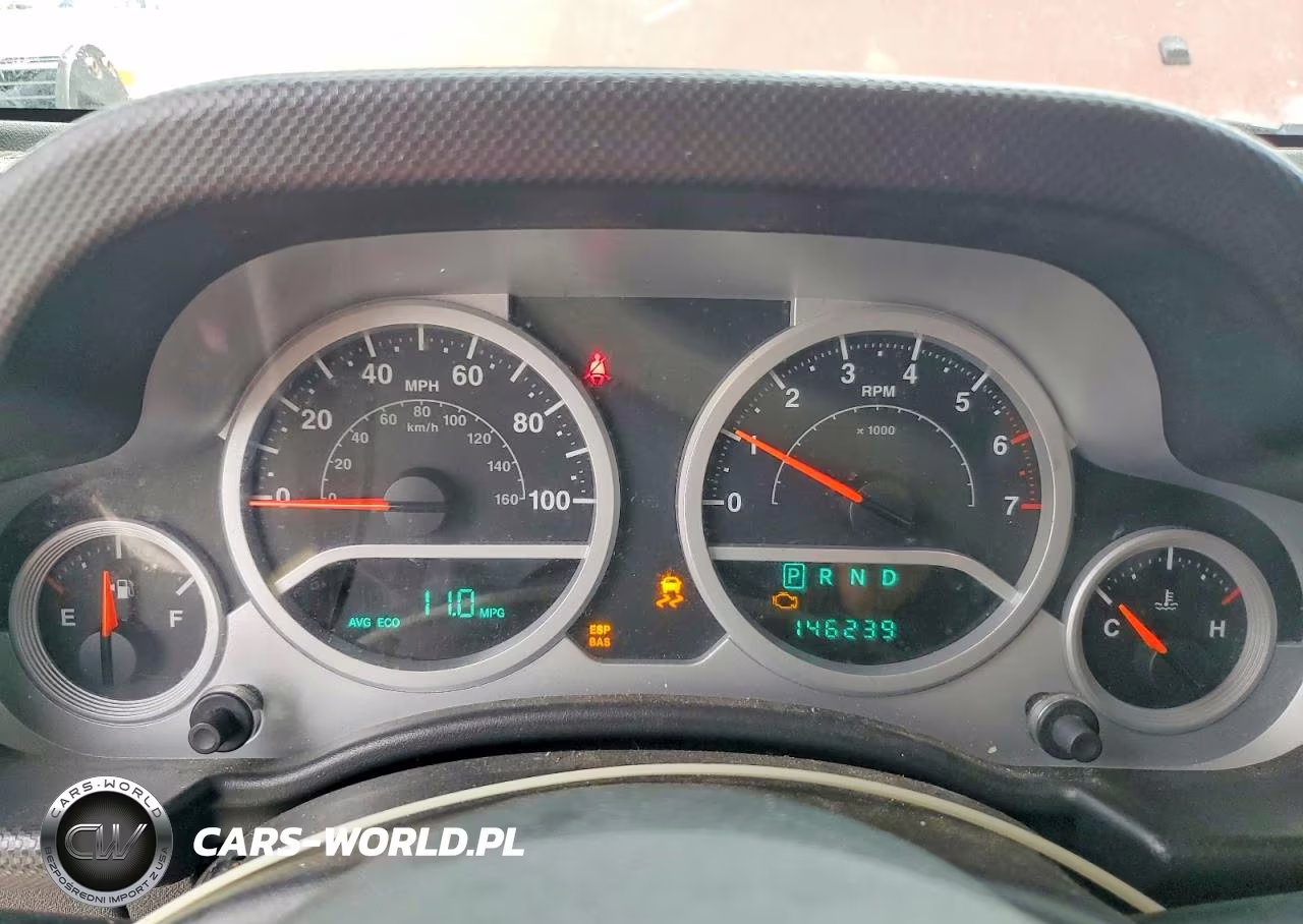 2008 Jeep Wrangler Unlimited Sahara VIN:1J8GA59108L600816 - 9