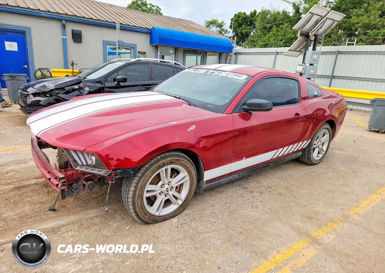 2010 Ford Mustang V6-V6 Premium