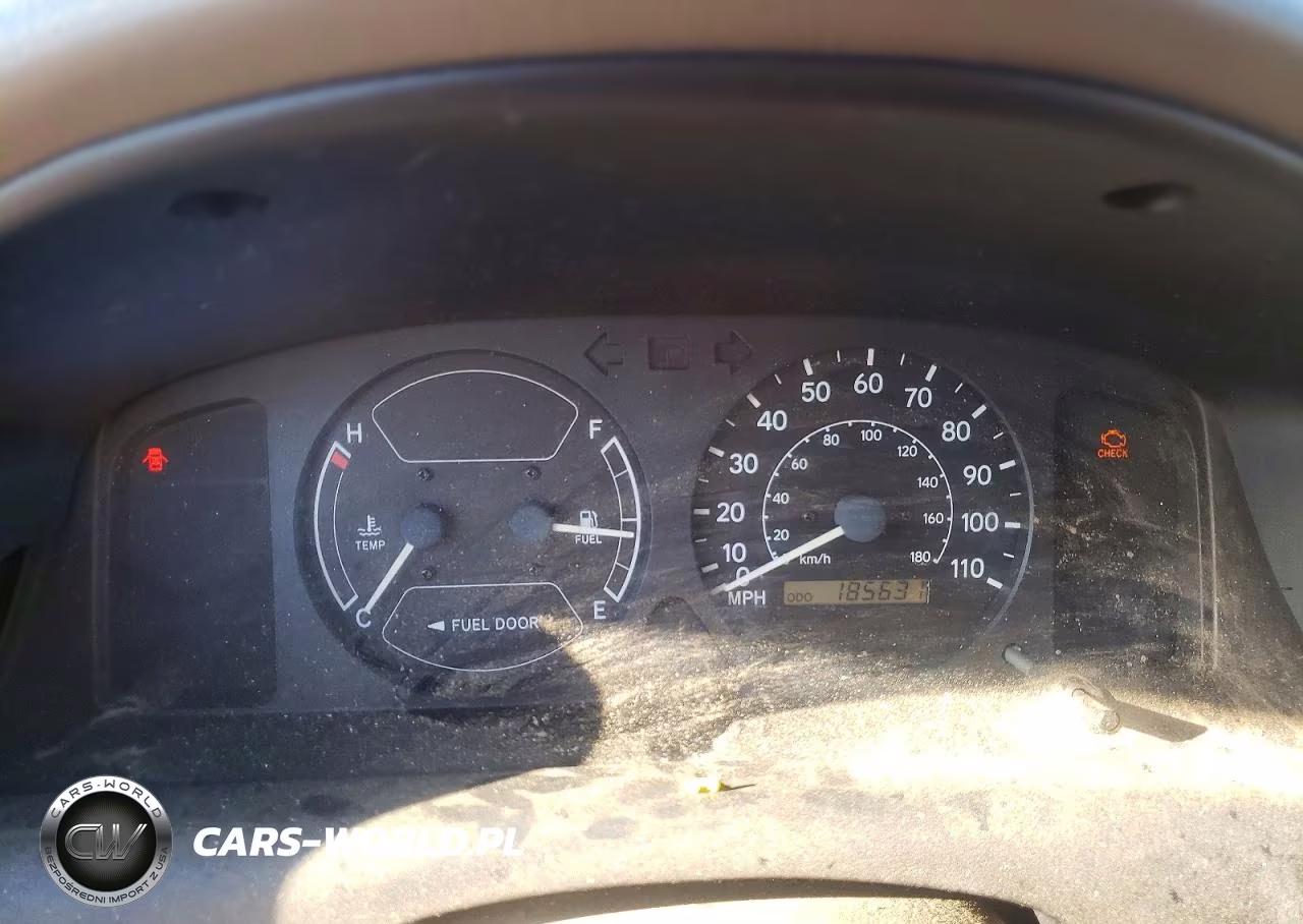 1999 Chevrolet Geo Prizm Base VIN:1Y1SK5286XZ403761 - 9