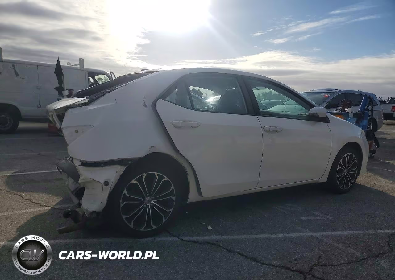 2015 Toyota Corolla L VIN:5YFBURHE1FP347031 - 3