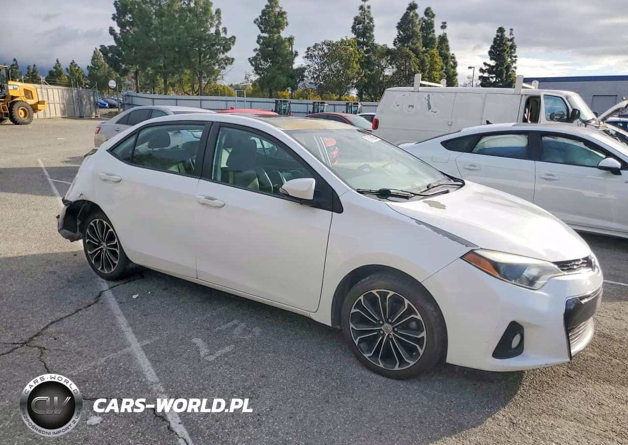 2015 Toyota Corolla L VIN:5YFBURHE1FP347031 - 4