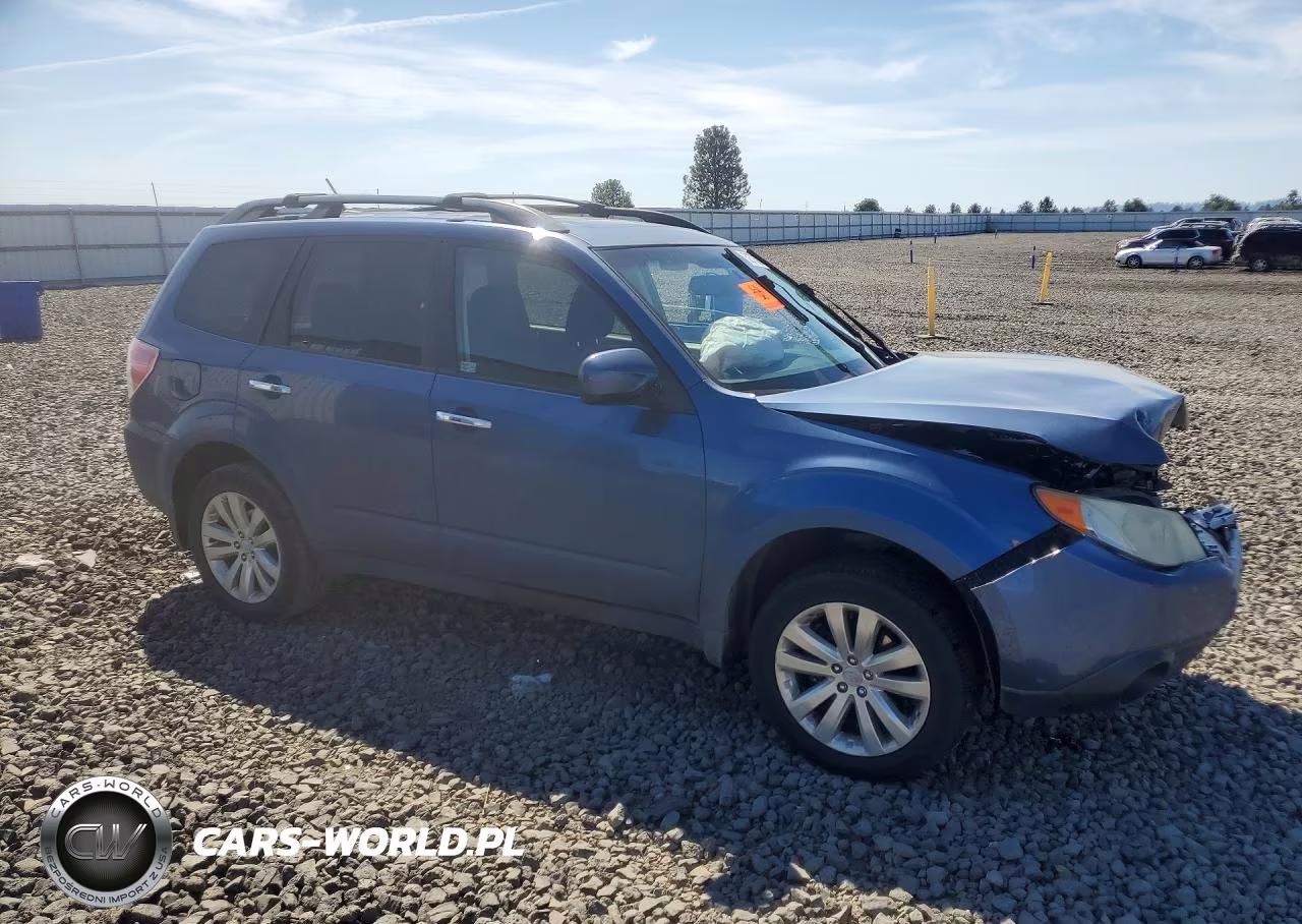 2012 Subaru Forester 2.5X Premium VIN:JF2SHADCXCH418147 - 4