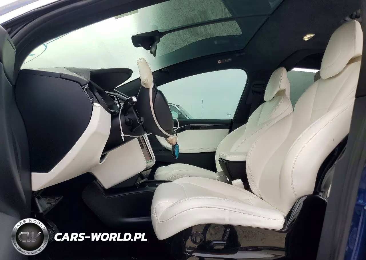 2017 Tesla Model X VIN:5YJXCBE23HF042560 - 7