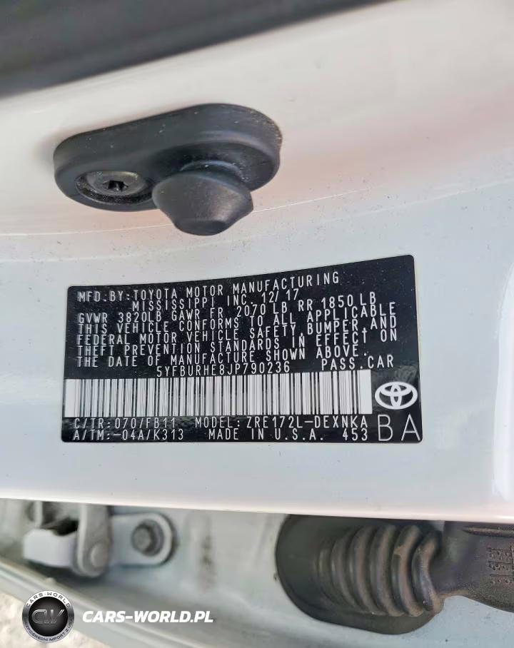 2018 Toyota Corolla Le VIN:5YFBURHE8JP790236 - 12