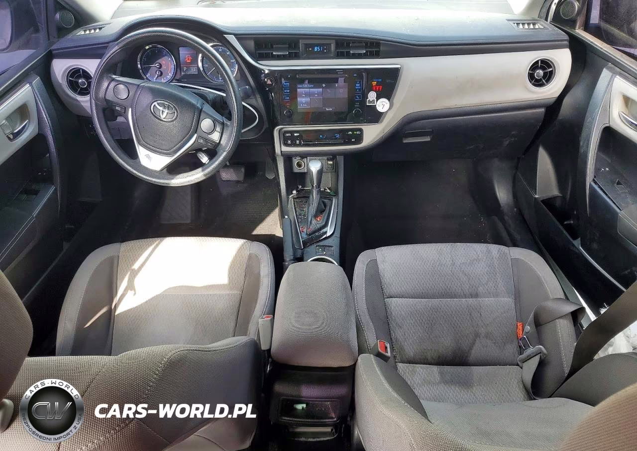 2018 Toyota Corolla Le VIN:5YFBURHE8JP790236 - 8