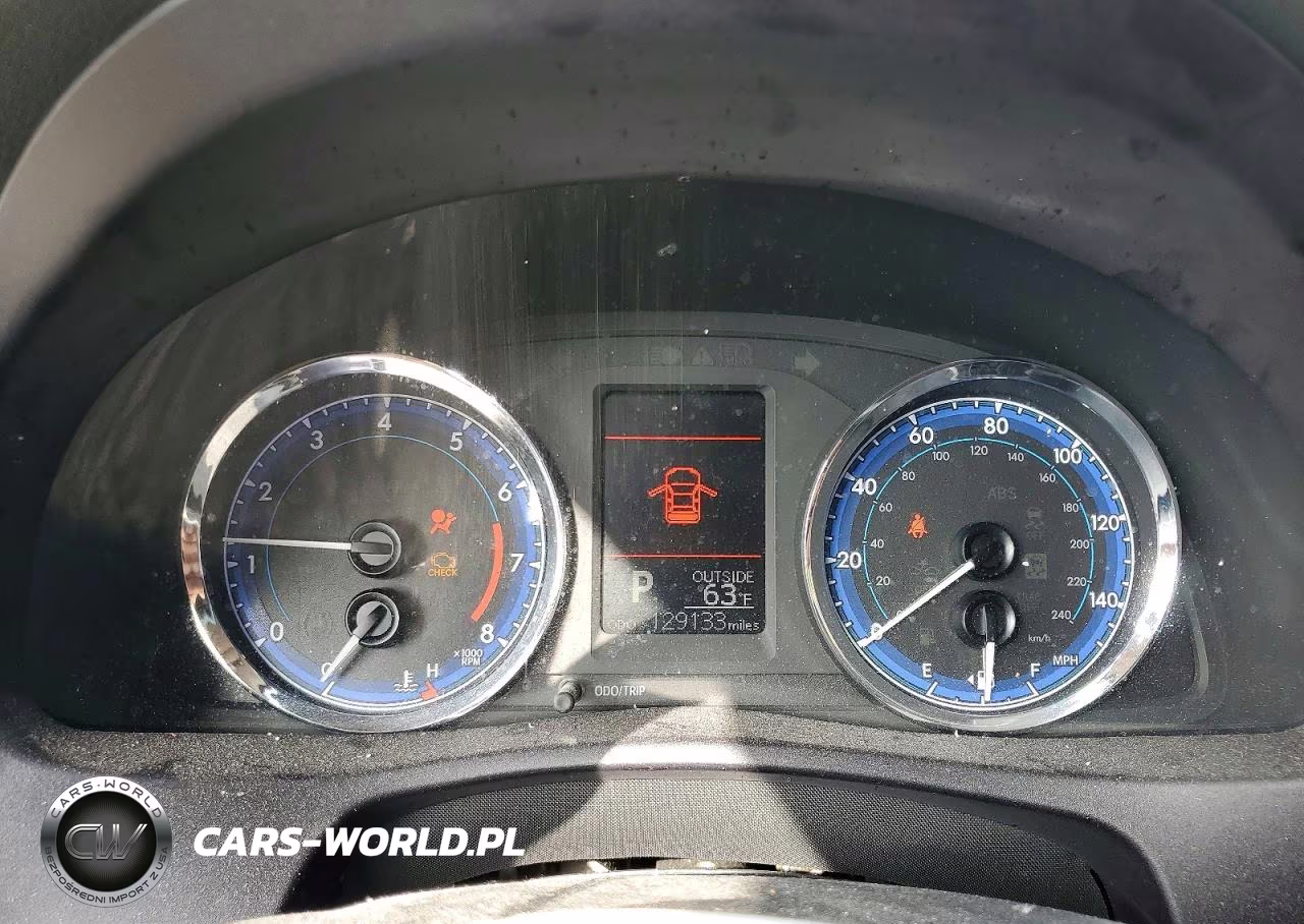 2018 Toyota Corolla Le VIN:5YFBURHE8JP790236 - 9