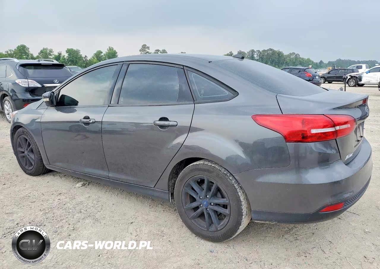 2017 Ford Focus Se VIN:1FADP3F28HL297414 - 2