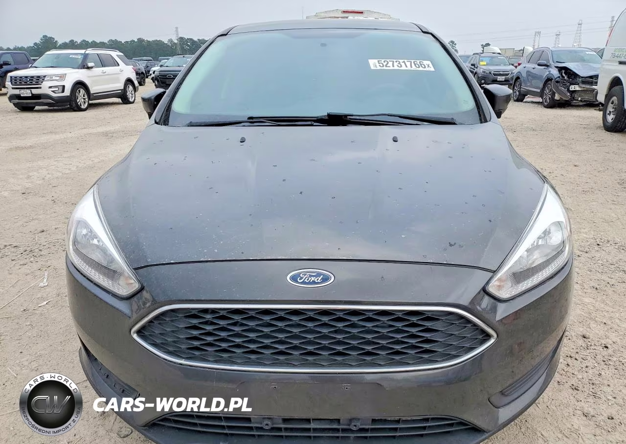 2017 Ford Focus Se VIN:1FADP3F28HL297414 - 5