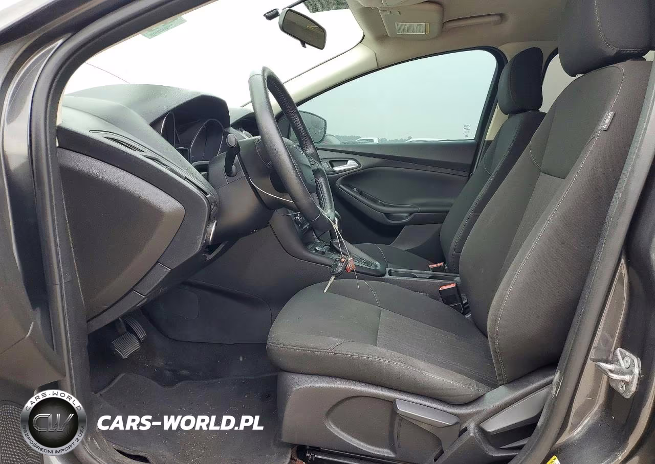 2017 Ford Focus Se VIN:1FADP3F28HL297414 - 7