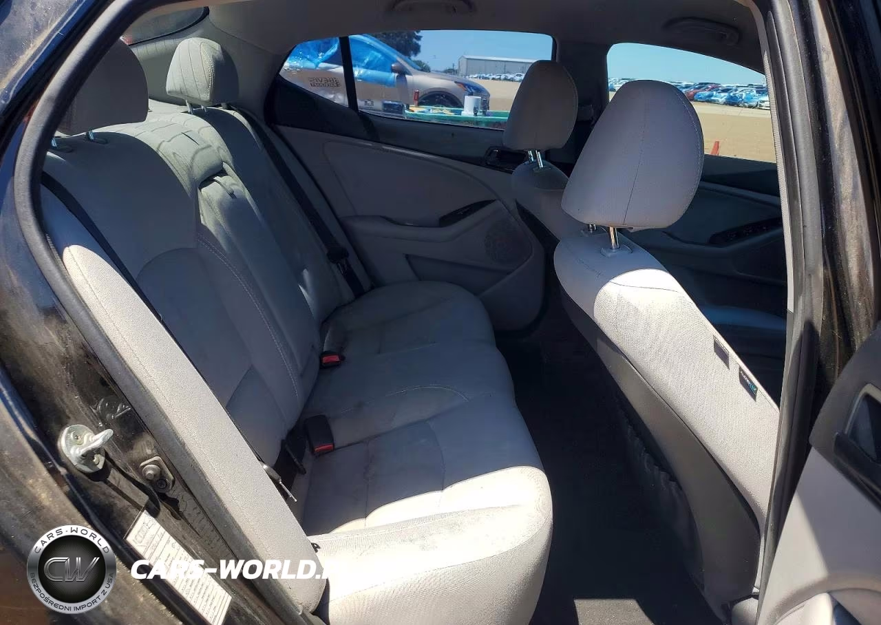 2015 Kia Optima Lx VIN:5XXGM4A79FG355133 - 10