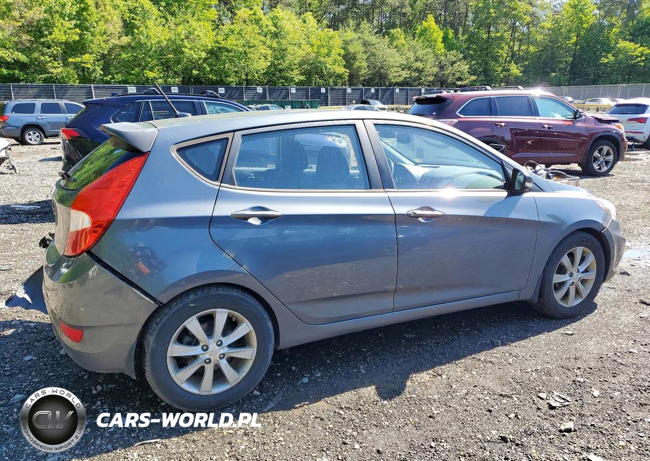 2013 Hyundai Accent Se VIN:KMHCU5AE9DU092017 - 3