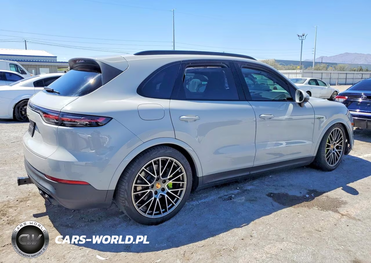 2023 Porsche Cayenne E-Hybrid VIN:WP1AE2AY6PDA12869 - 3