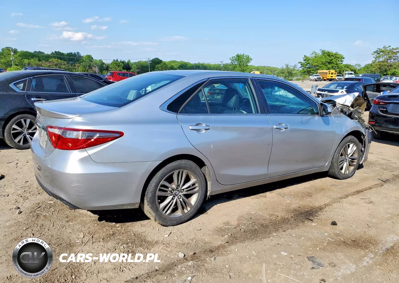 2017 Toyota Camry Se VIN:4T1BF1FKXHU352895 - 3