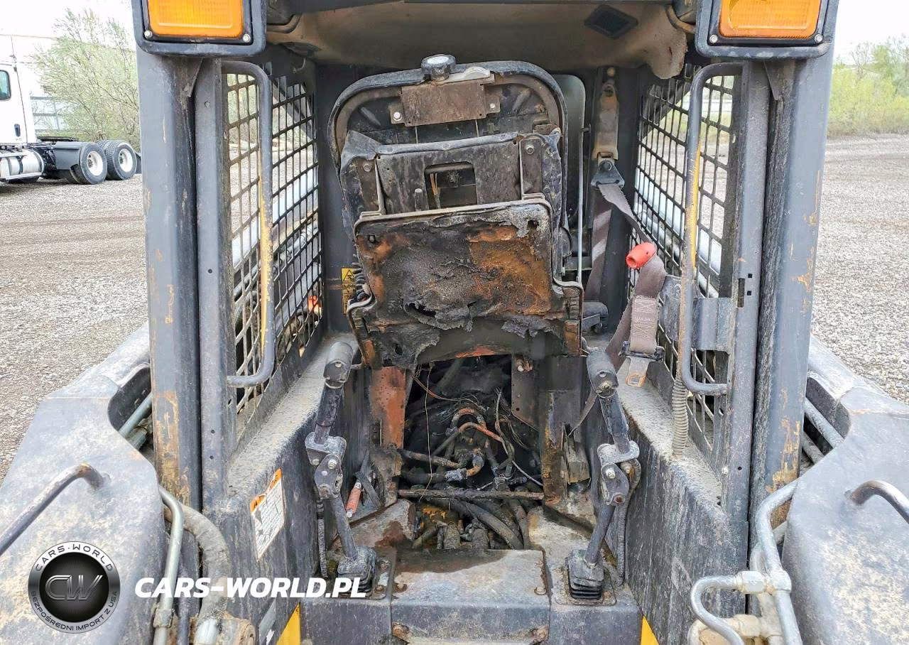 2004 New Holland Skid Steer Loader VIN:LMU017878 - 5