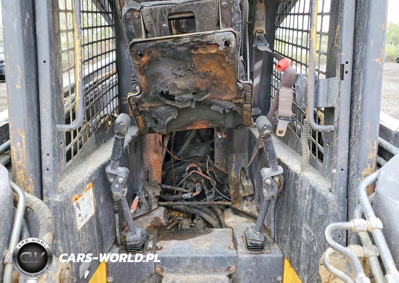 2004 New Holland Skid Steer Loader VIN:LMU017878 - 9