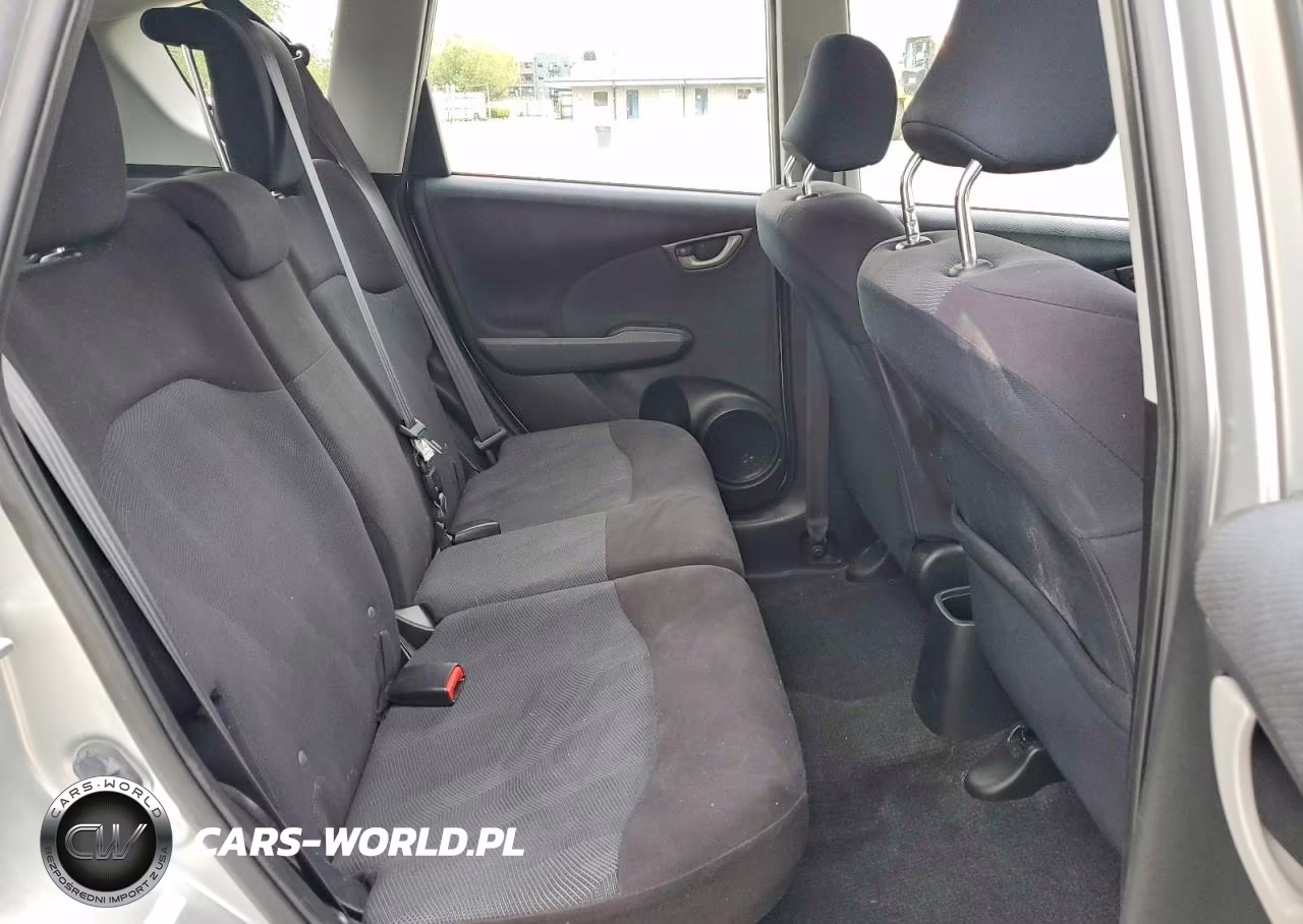 2011 Honda Fit Sport VIN:JHMGE8H6XBC022532 - 11