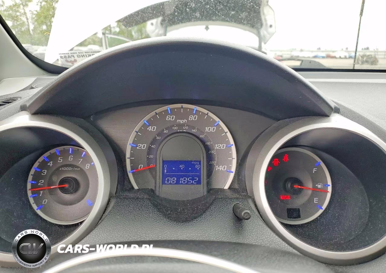 2011 Honda Fit Sport VIN:JHMGE8H6XBC022532 - 9