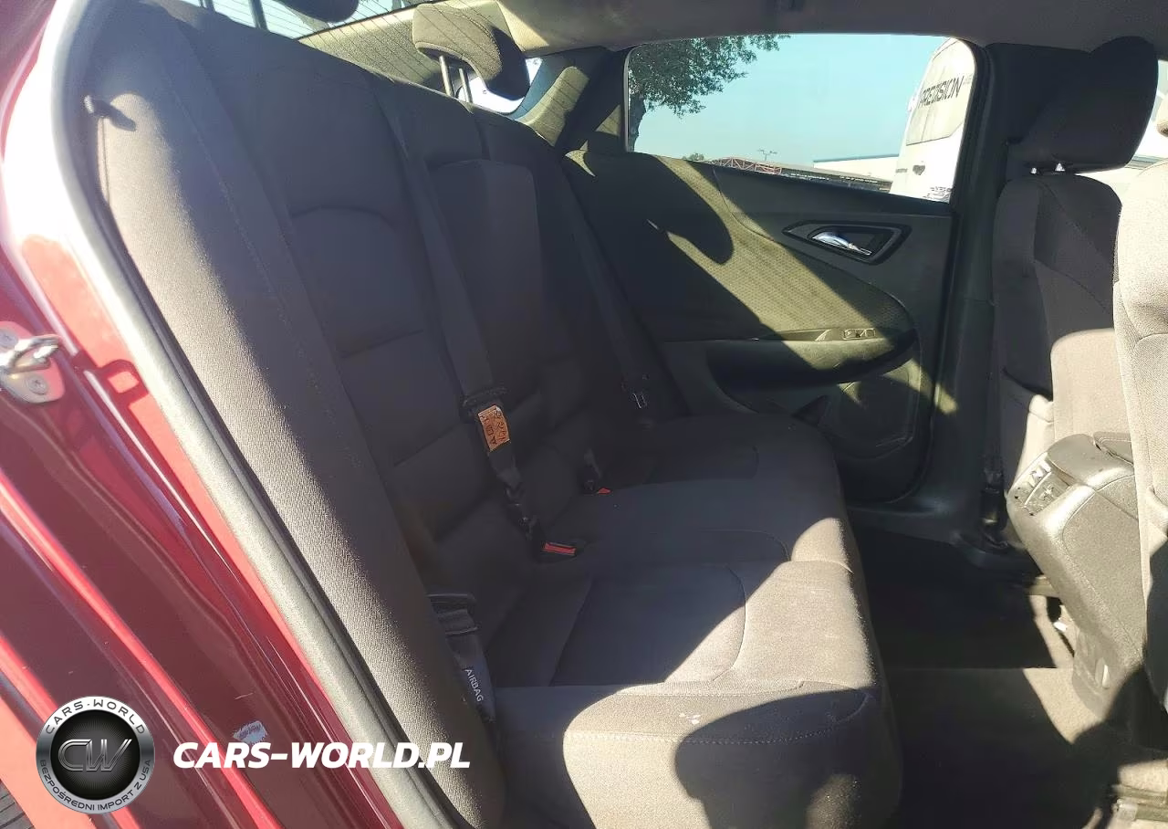 2018 Chevrolet Malibu Lt VIN:1G1ZD5ST3JF151177 - 10