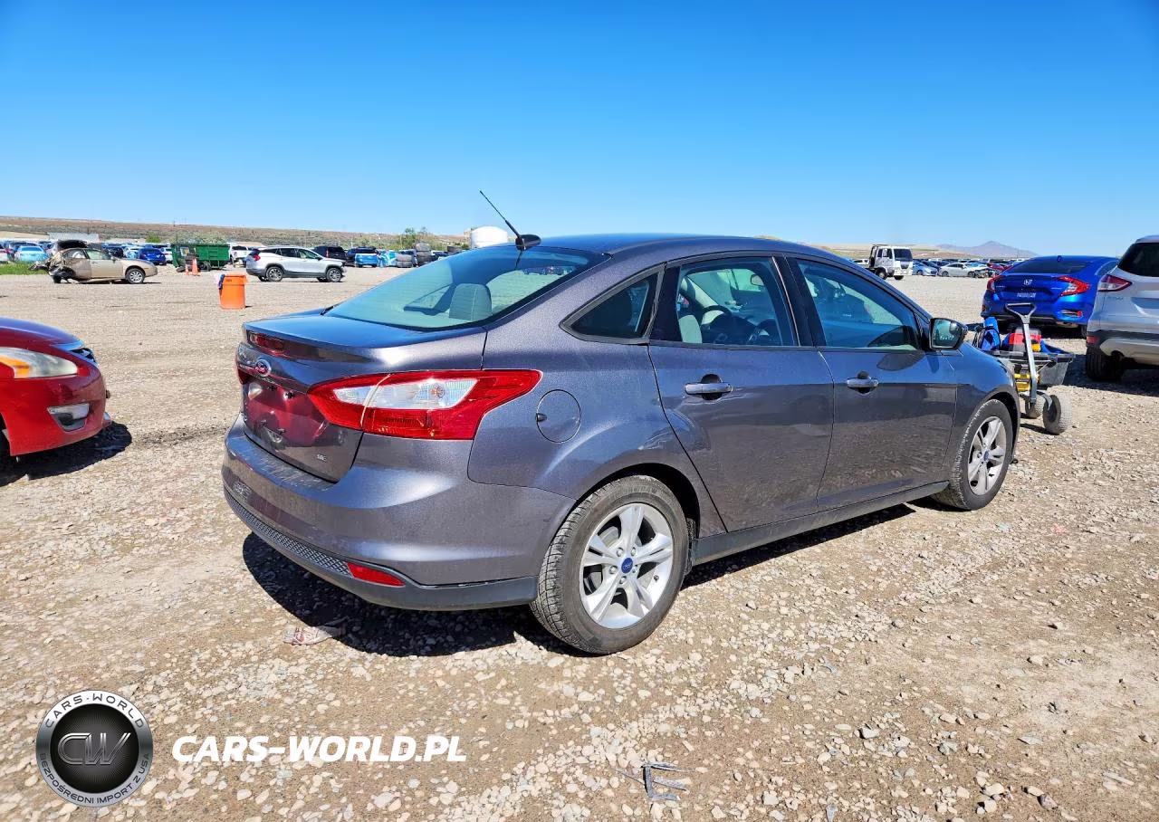 2014 Ford Focus Se VIN:1FADP3F25EL313340 - 3