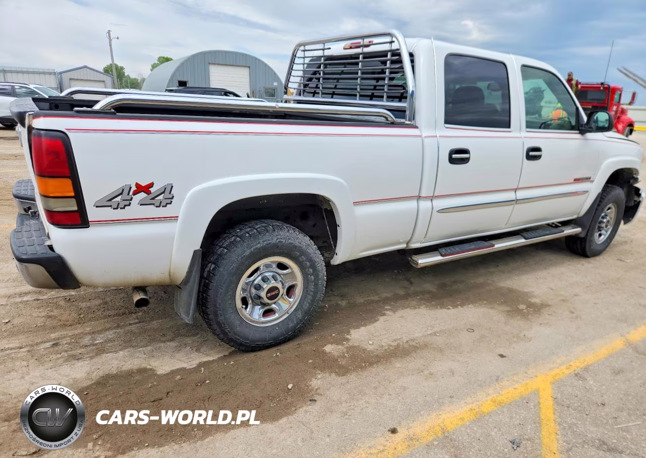 2004 GMC Sierra K2500 Crew Cab VIN:1GTGK23U54F233572 - 3