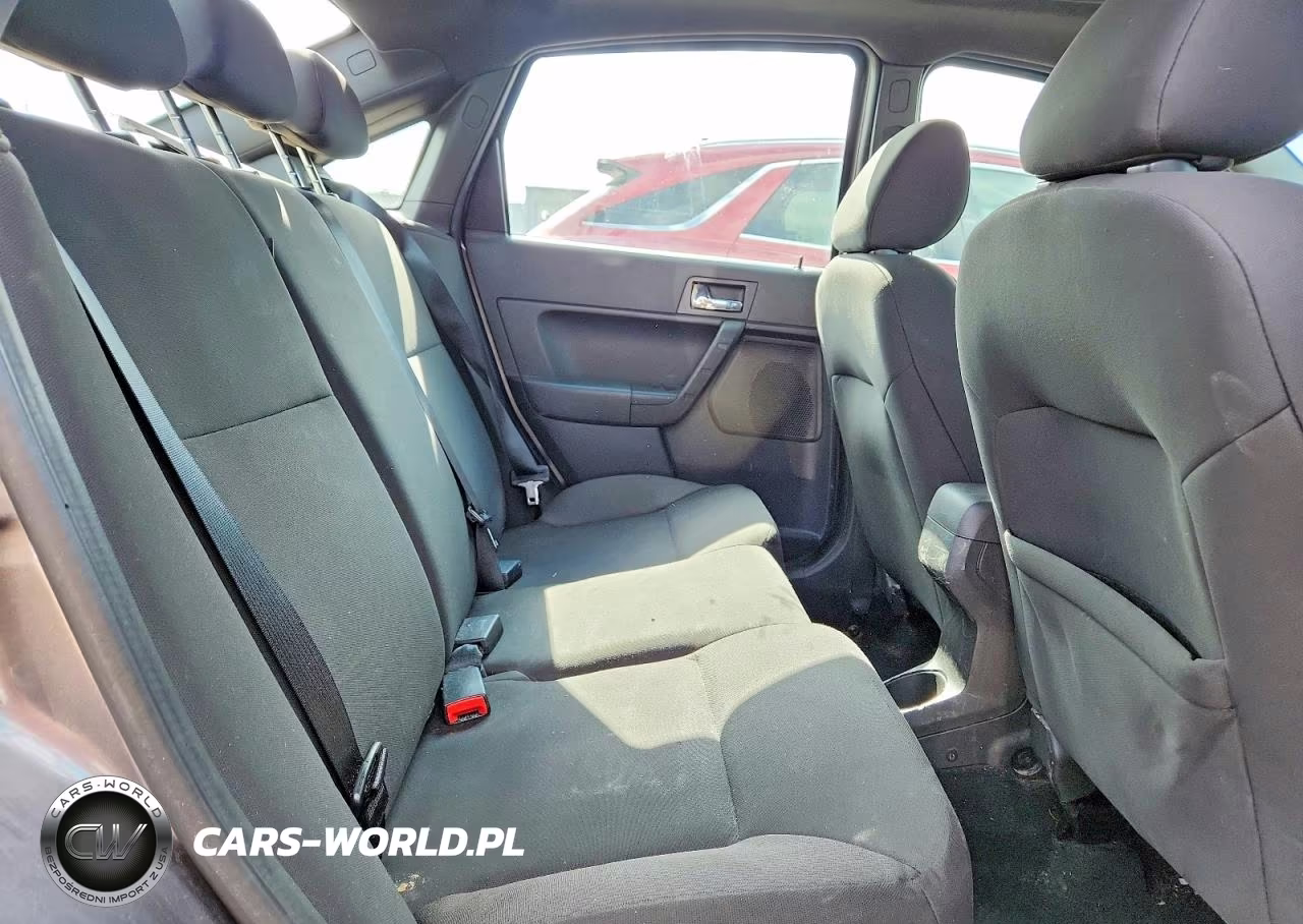 2011 Ford Focus Ses VIN:1FAHP3GN2BW105467 - 10
