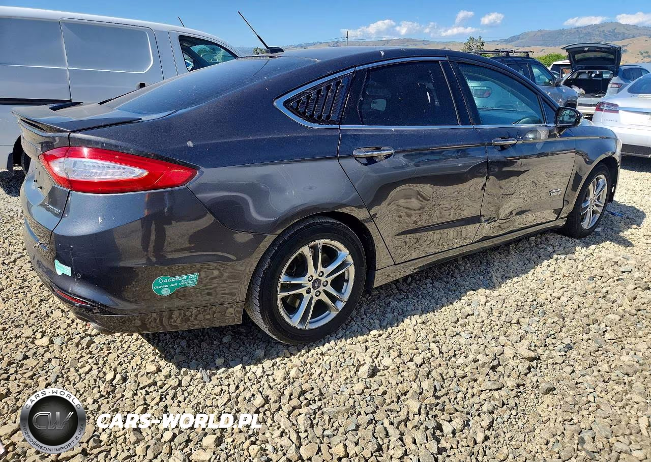 2015 Ford Fusion Hybrid VIN:3FA6P0SU7FR245981 - 3