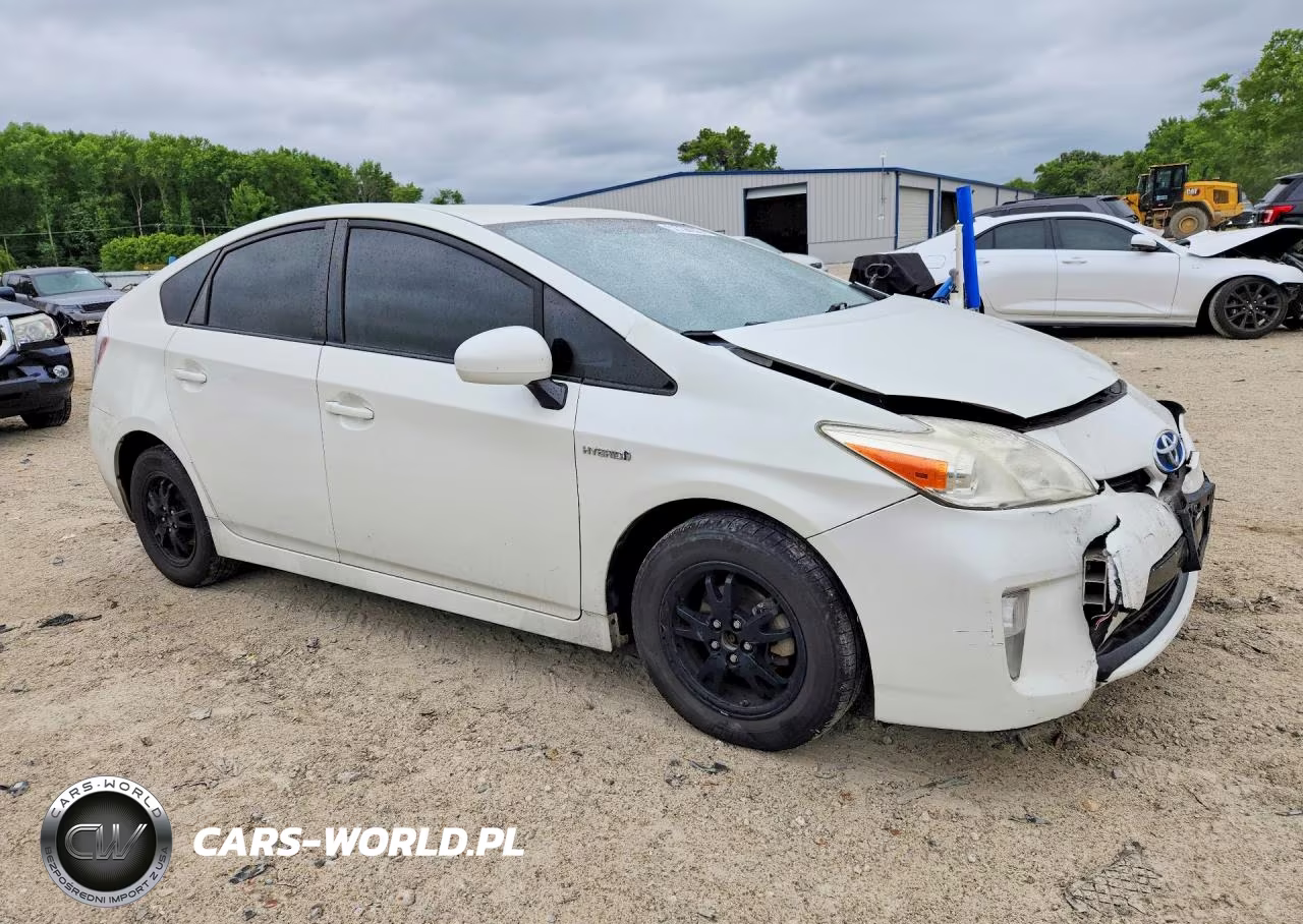 2015 Toyota Prius Two VIN:JTDKN3DU4F0480075 - 4