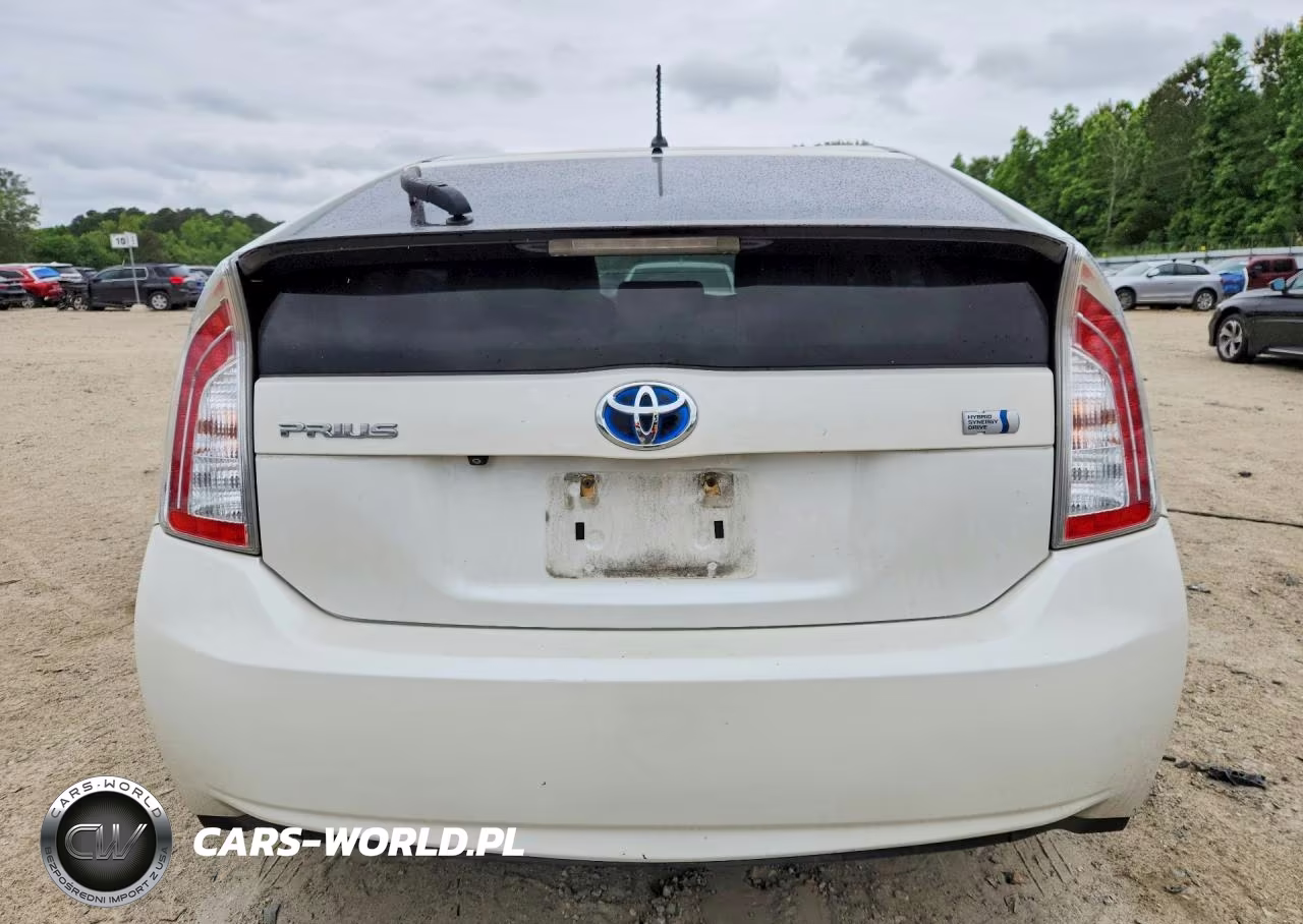 2015 Toyota Prius Two VIN:JTDKN3DU4F0480075 - 6