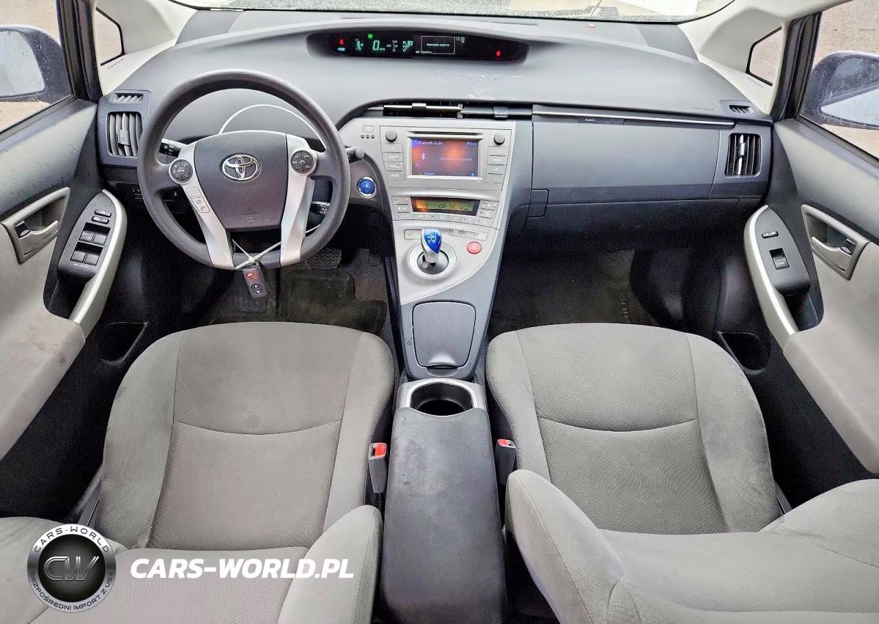 2015 Toyota Prius Two VIN:JTDKN3DU4F0480075 - 8