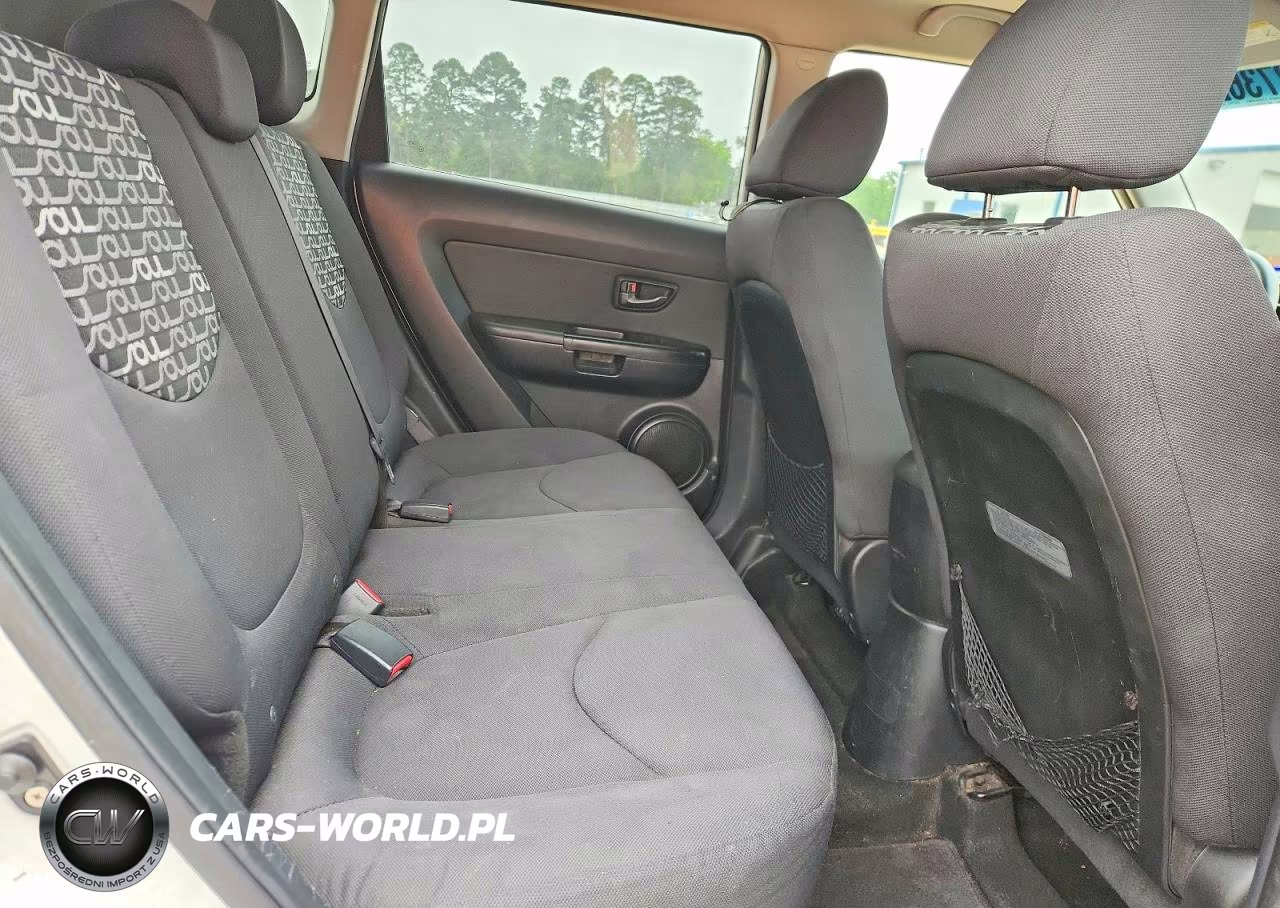 2011 Kia Soul + VIN:KNDJT2A23B7327493 - 10