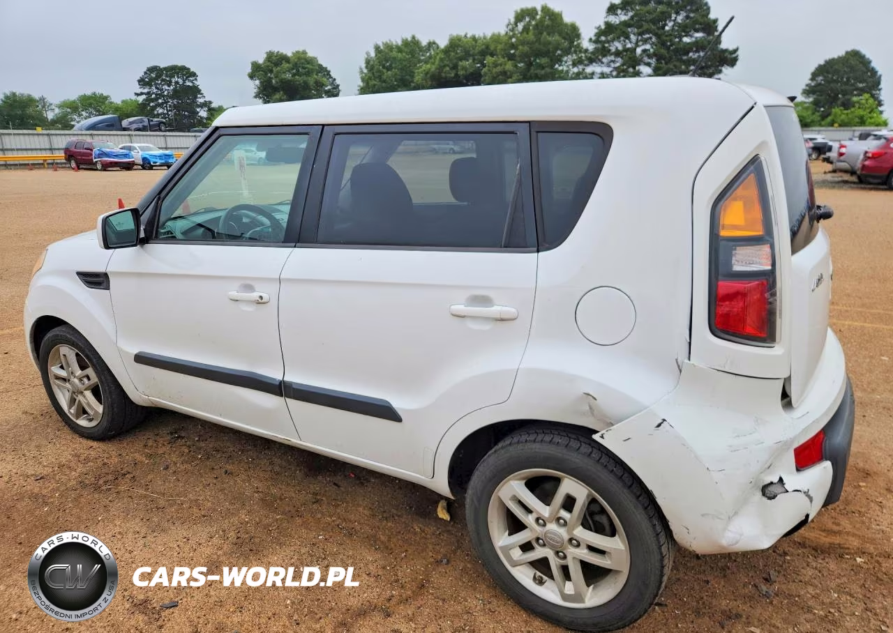 2011 Kia Soul + VIN:KNDJT2A23B7327493 - 2