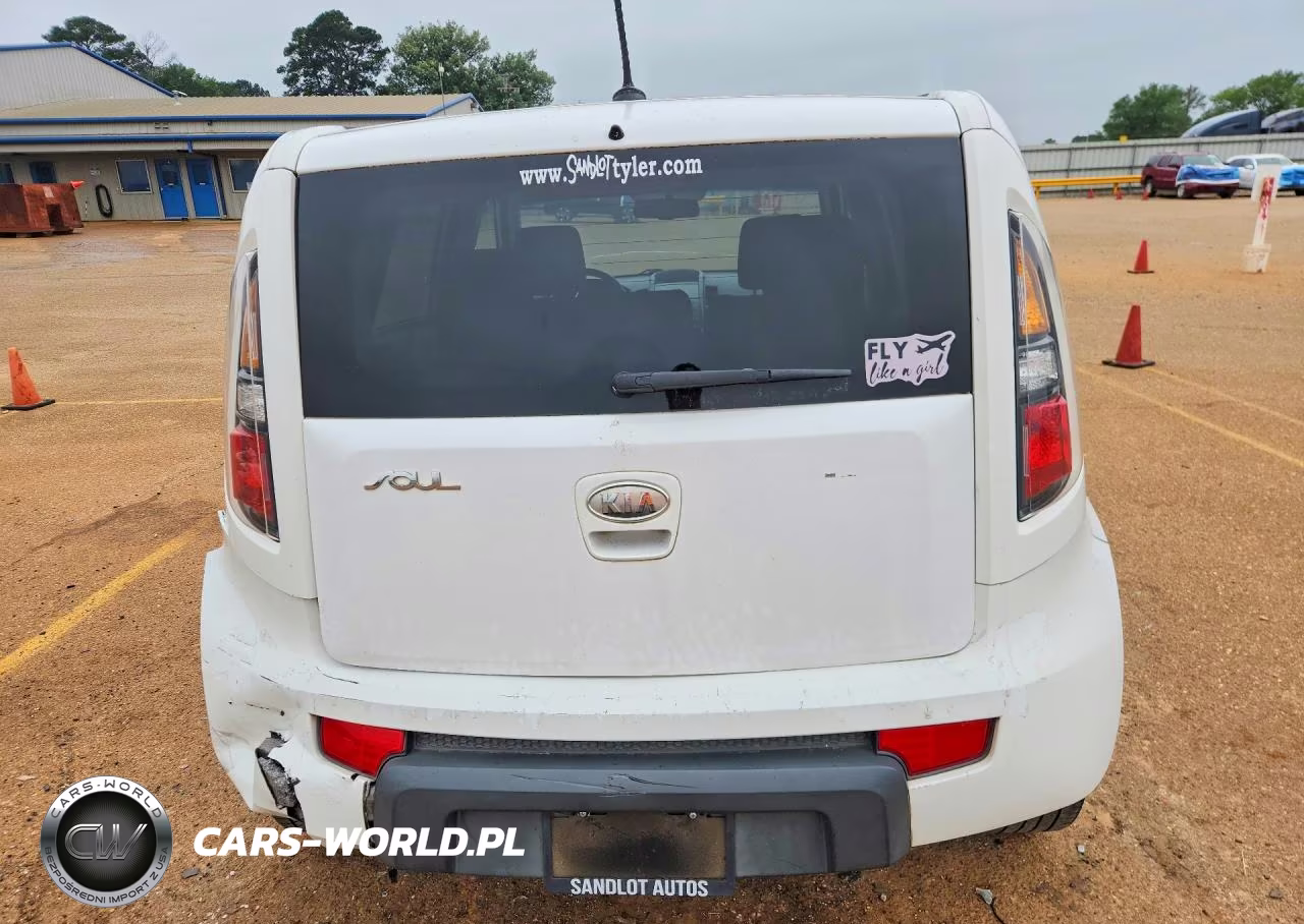2011 Kia Soul + VIN:KNDJT2A23B7327493 - 6