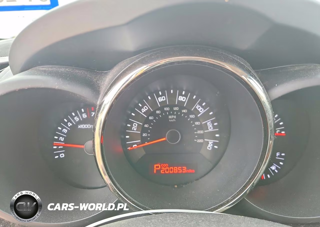 2011 Kia Soul + VIN:KNDJT2A23B7327493 - 9