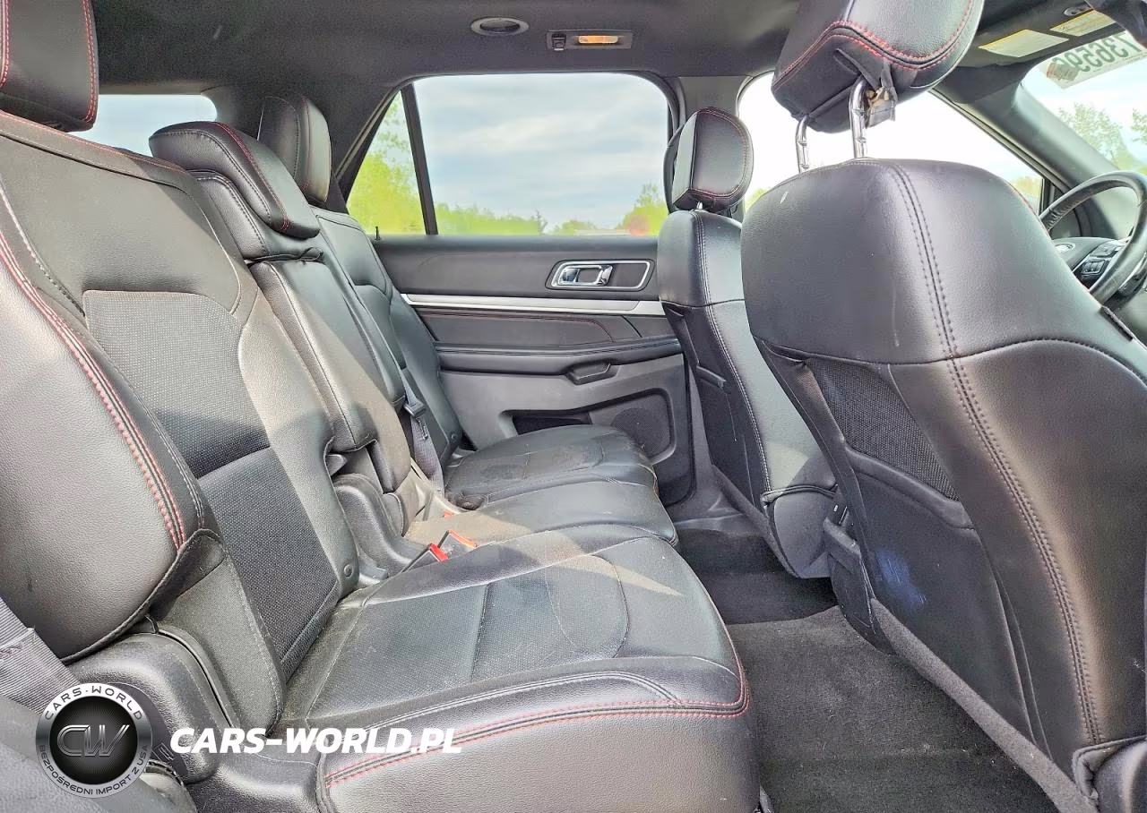 2017 Ford Explorer Sport VIN:1FM5K8GTXHGC16449 - 11