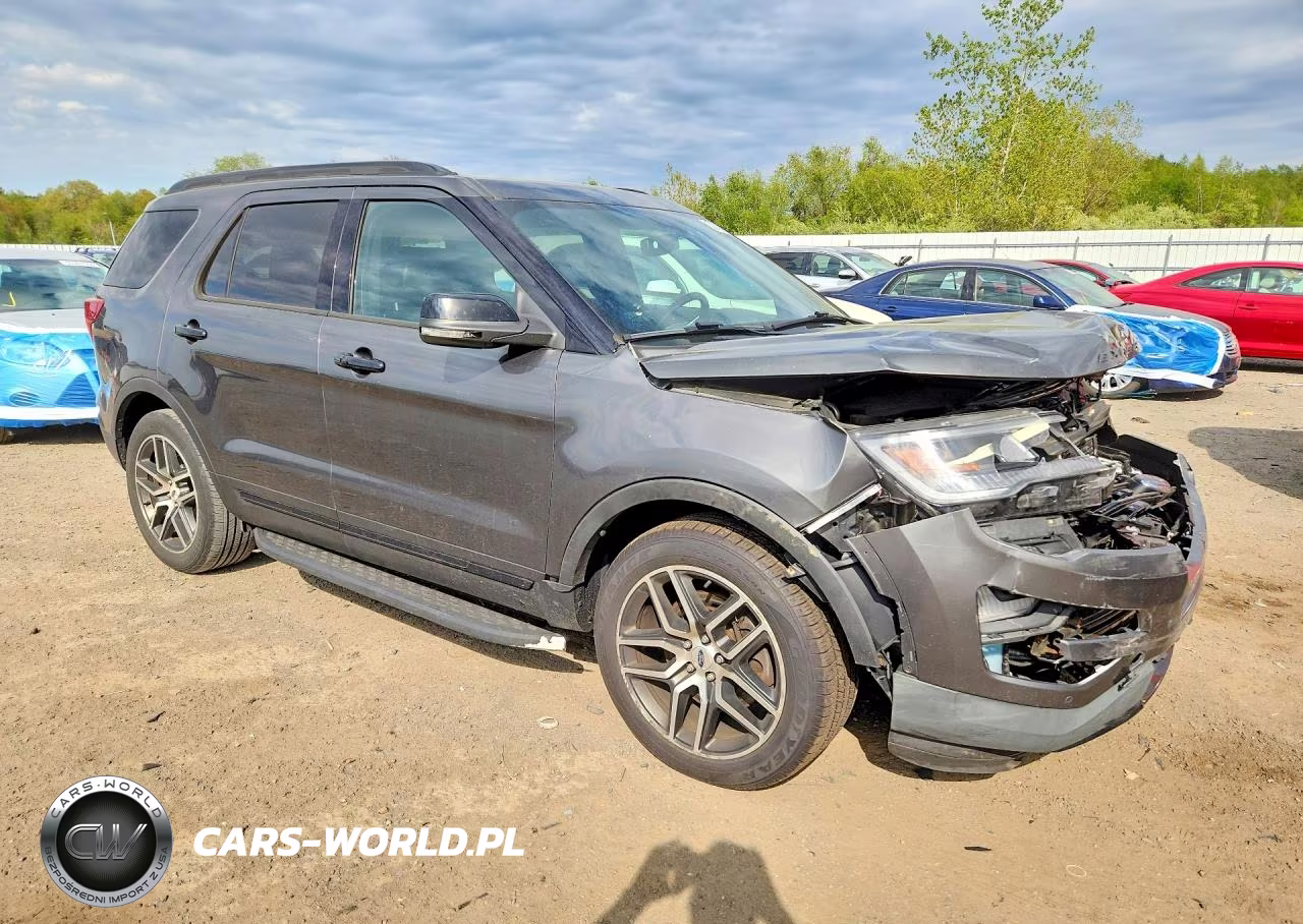 2017 Ford Explorer Sport VIN:1FM5K8GTXHGC16449 - 4