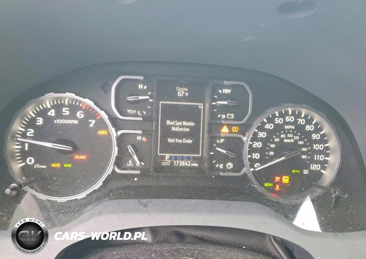 2018 Toyota Tundra Crewmax Limited VIN:5TFHW5F10JX710197 - 9
