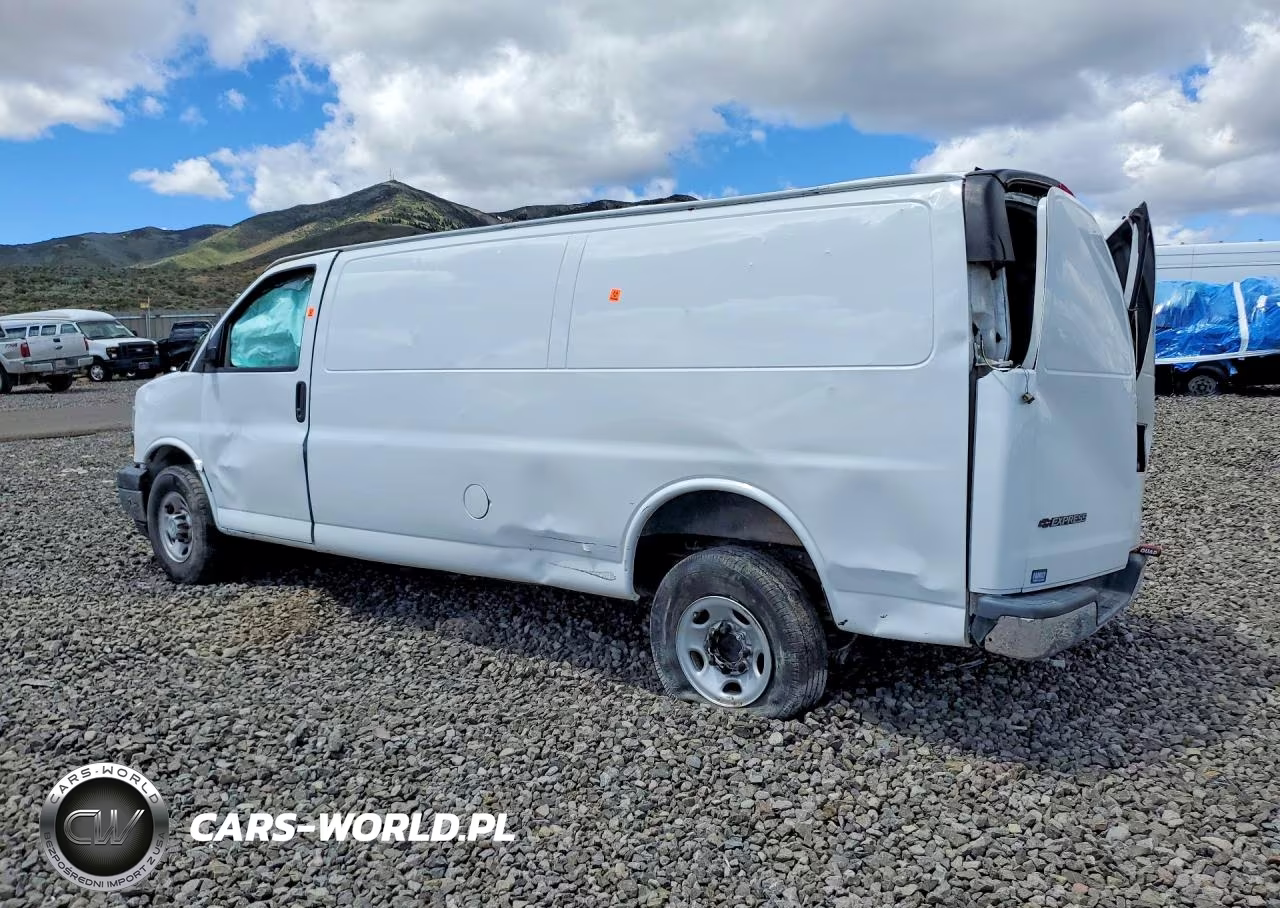2018 Chevrolet Express G2500 VIN:1GCWGBFP6J1335538 - 2